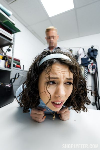 Satine Summers - Shoplyfter Image #7