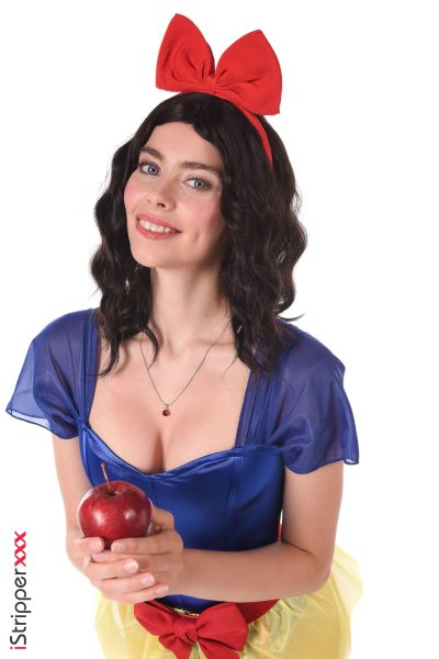 Alissa Foxy in Wait in g For The Pr in ceas a nude model Image #3