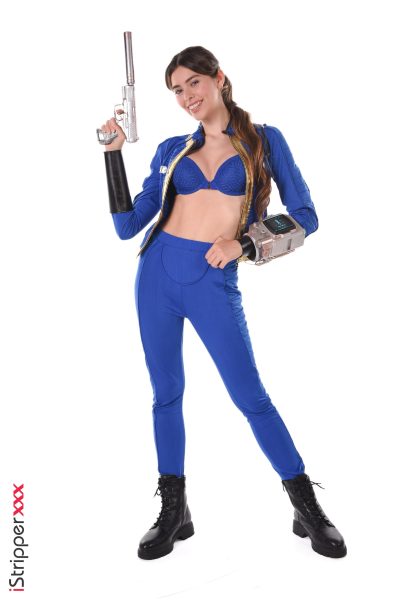 Alissa Foxy in Vault 69as a nude model Image #2