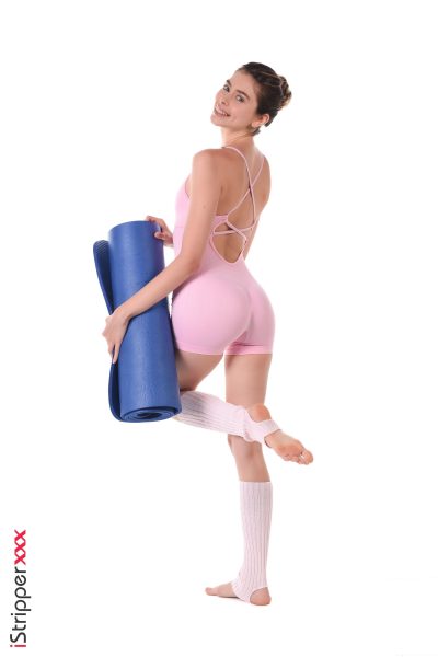Alissa Foxy in Yoga Time !as a nude model Image #2