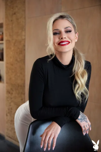 Jessa Rhodes shows off her juicy juggs & her yummy pussy Image #5